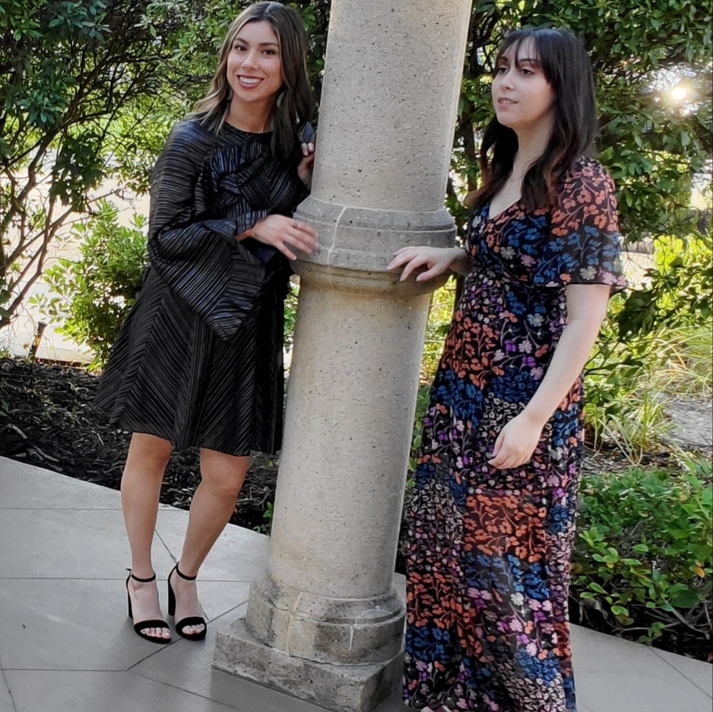 Meet your Poshers, Liz & Kay